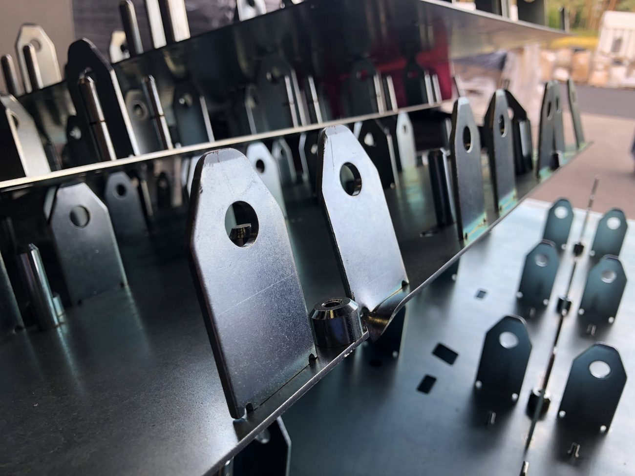 BMZ — Batterieproduktion, gefertigte Metallteile